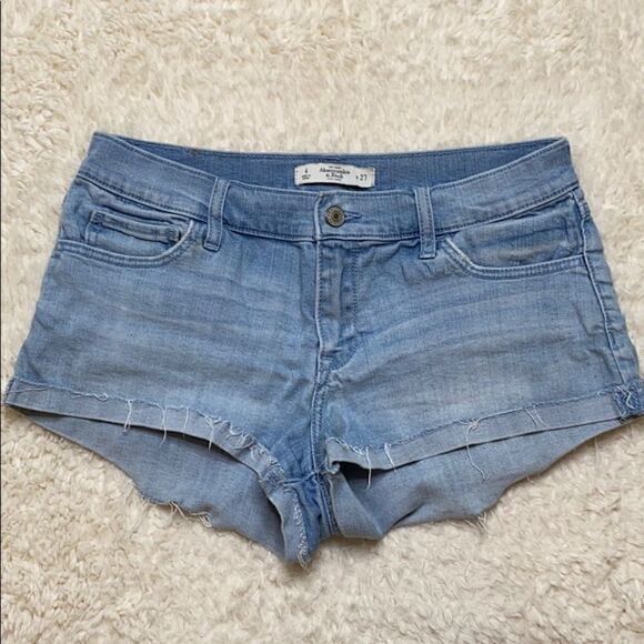 Abercrombie and Fitch light wash short shorts - Picture 1 of 9